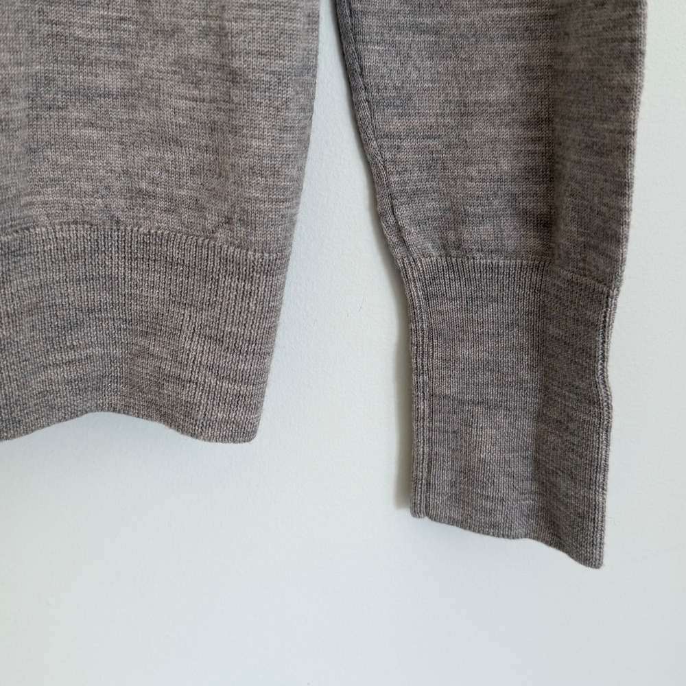 Uniqlo Sweater 100% Wool Turtleneck Gray Long Sleeve Lightweight Fine Knit SZ M - Picture 6 of 11